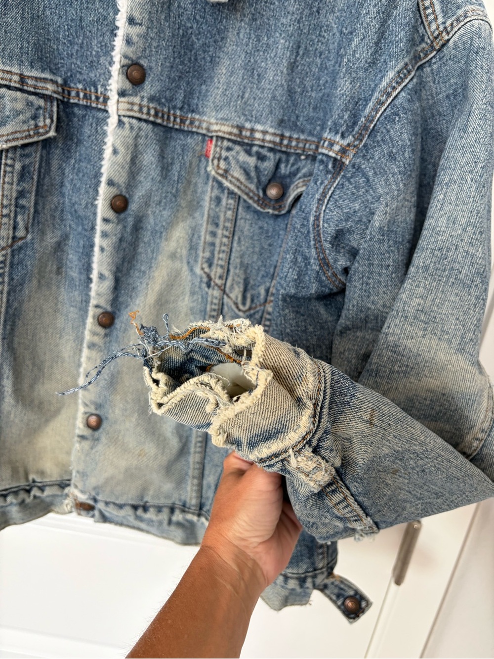 Vintage Levi’s Sherpa Lined Denim Jacket Distressed Acid Wash Grunge Trucker - Picture 6 of 14